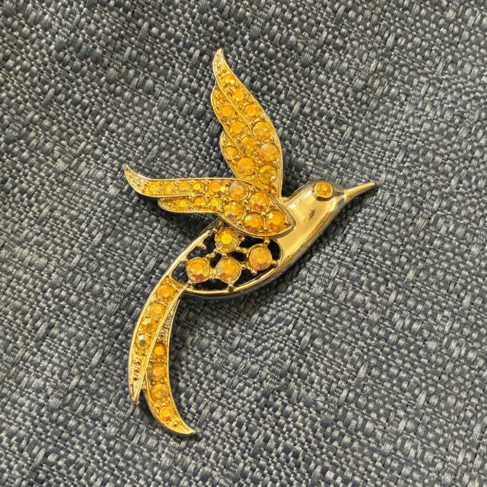 Sara coventry Hummingbird Brooch with Iridescent Accents